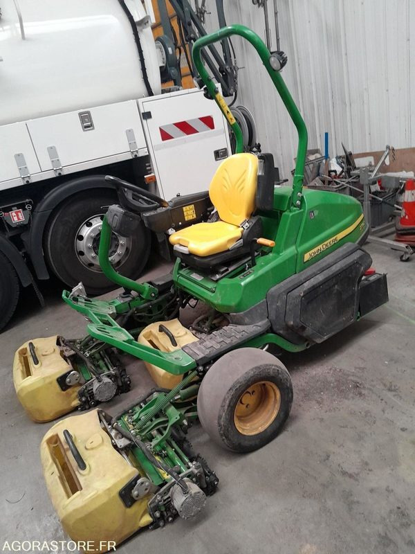 TONDEUSE AUTOPORTEE DE GREEN 2750E CUT DSL JOHN DEERE - 2024 / 600H - Садовое оборудование: фото 1 TONDEUSE AUTOPORTEE DE GREEN 2750E CUT DSL JOHN DEERE - 2024 / 600H - Садовое оборудование: фото 1