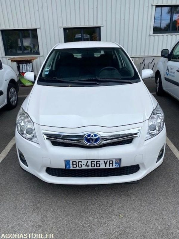 TOYOTA AURIS HYBRIDE ESSENCE (PAR1405) - Легковой автомобиль: фото 4 TOYOTA AURIS HYBRIDE ESSENCE (PAR1405) - Легковой автомобиль: фото 4