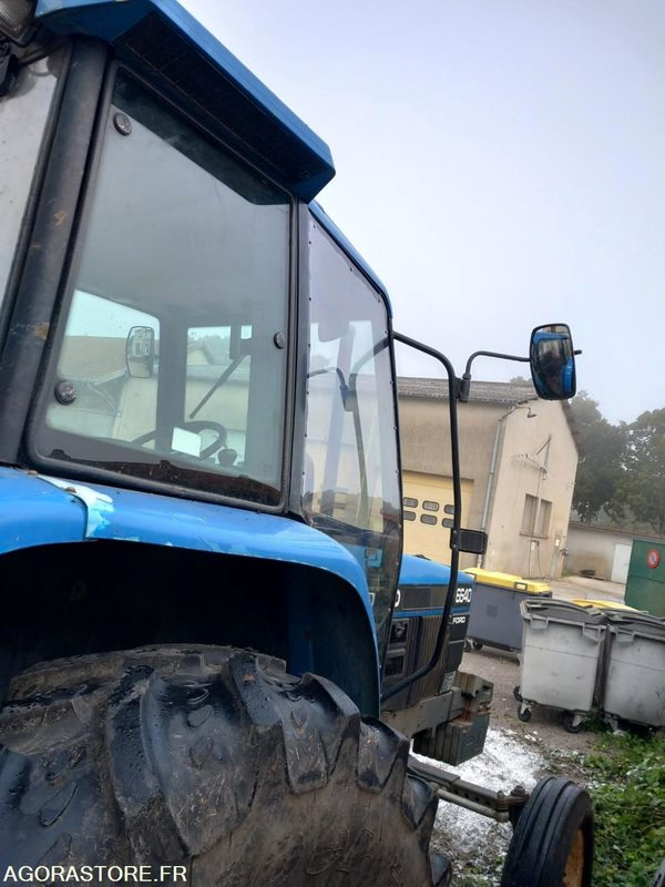 TRACTEUR NEW HOLLAND - Трактор: фото 4 TRACTEUR NEW HOLLAND - Трактор: фото 4