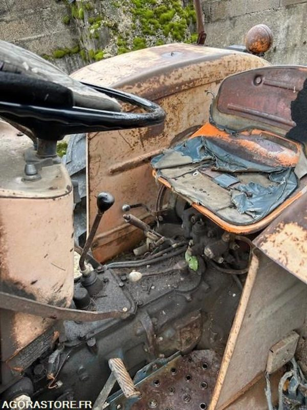 TRACTEUR SOMECA 400 - 3065 HEURES - Трактор: фото 5 TRACTEUR SOMECA 400 - 3065 HEURES - Трактор: фото 5