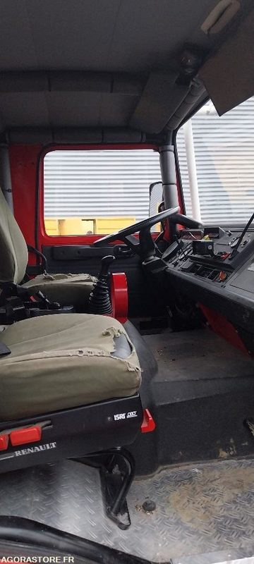 RENAULT M210 4X4 - Тягач: фото 3 RENAULT M210 4X4 - Тягач: фото 3