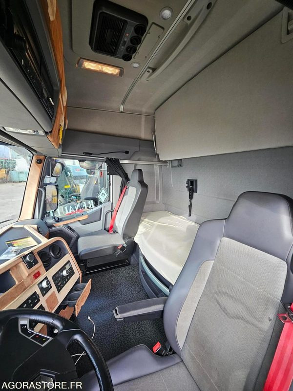 TRACTEUR RENAULT - 2017 - 580000km - Тягач: фото 5 TRACTEUR RENAULT - 2017 - 580000km - Тягач: фото 5