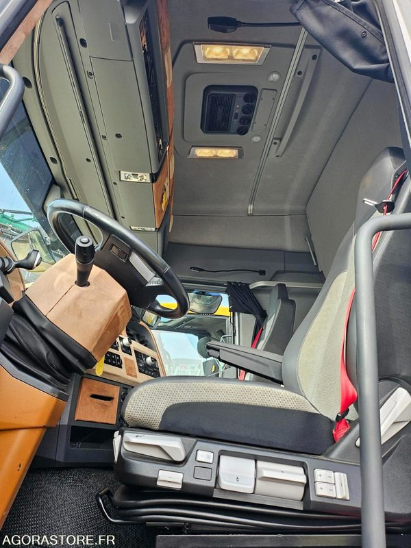 TRACTEUR RENAULT - 2017 - 580000km - Тягач: фото 4 TRACTEUR RENAULT - 2017 - 580000km - Тягач: фото 4