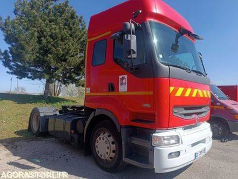 Véhicule Tracteur Renault - Тягач: фото 1 Véhicule Tracteur Renault - Тягач: фото 1