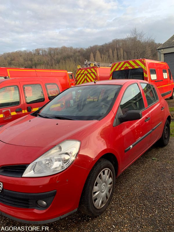 VL RENAULT CLIO3 3739ZH76 - Легковой автомобиль: фото 2 VL RENAULT CLIO3 3739ZH76 - Легковой автомобиль: фото 2