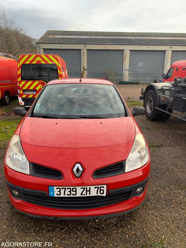 VL RENAULT CLIO3 3739ZH76 - Легковой автомобиль: фото 1 VL RENAULT CLIO3 3739ZH76 - Легковой автомобиль: фото 1