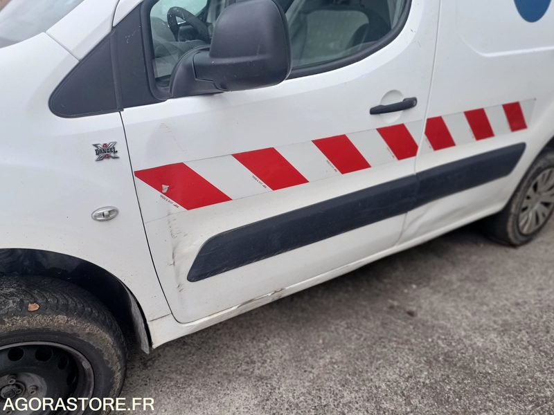 VU FOURGONNETTE CITROEN BERLINGO DANGEL 4X4 (BV changée avec embrayage) - Легковой фургон: фото 4 VU FOURGONNETTE CITROEN BERLINGO DANGEL 4X4 (BV changée avec embrayage) - Легковой фургон: фото 4
