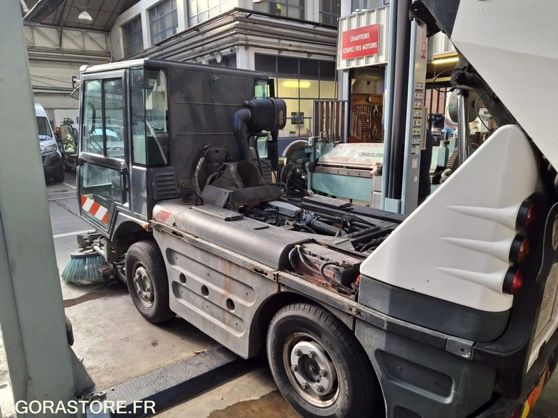 Balayeuse SCHMITH 2M3  SWINGO 200 - Подметально-уборочная машина: фото 5 Balayeuse SCHMITH 2M3  SWINGO 200 - Подметально-уборочная машина: фото 5