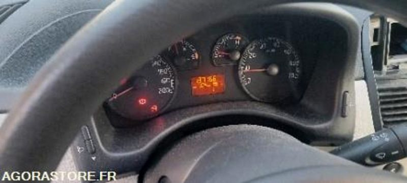 Fiat punto 137166 kms 2005 - Легковой автомобиль: фото 4 Fiat punto 137166 kms 2005 - Легковой автомобиль: фото 4