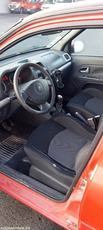 Renault clio 1.5 dci (roulante) - Легковой автомобиль: фото 5 Renault clio 1.5 dci (roulante) - Легковой автомобиль: фото 5