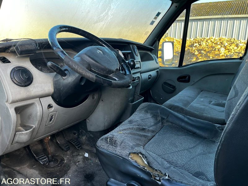 Renault master 2.5 dci 330000km - Цельнометаллический фургон: фото 5 Renault master 2.5 dci 330000km - Цельнометаллический фургон: фото 5