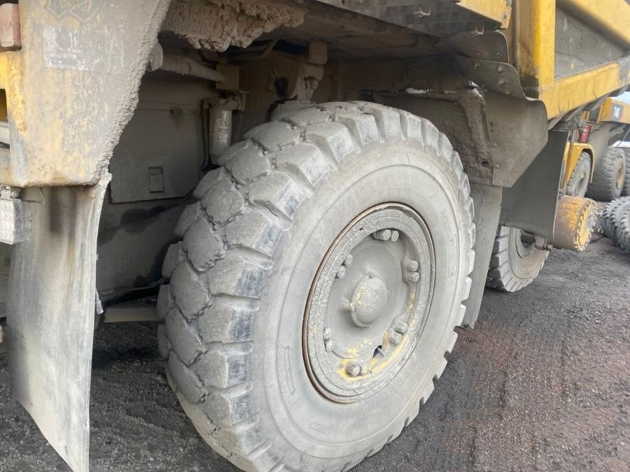 Карьерный самосвал Komatsu HD405-7: фото 7