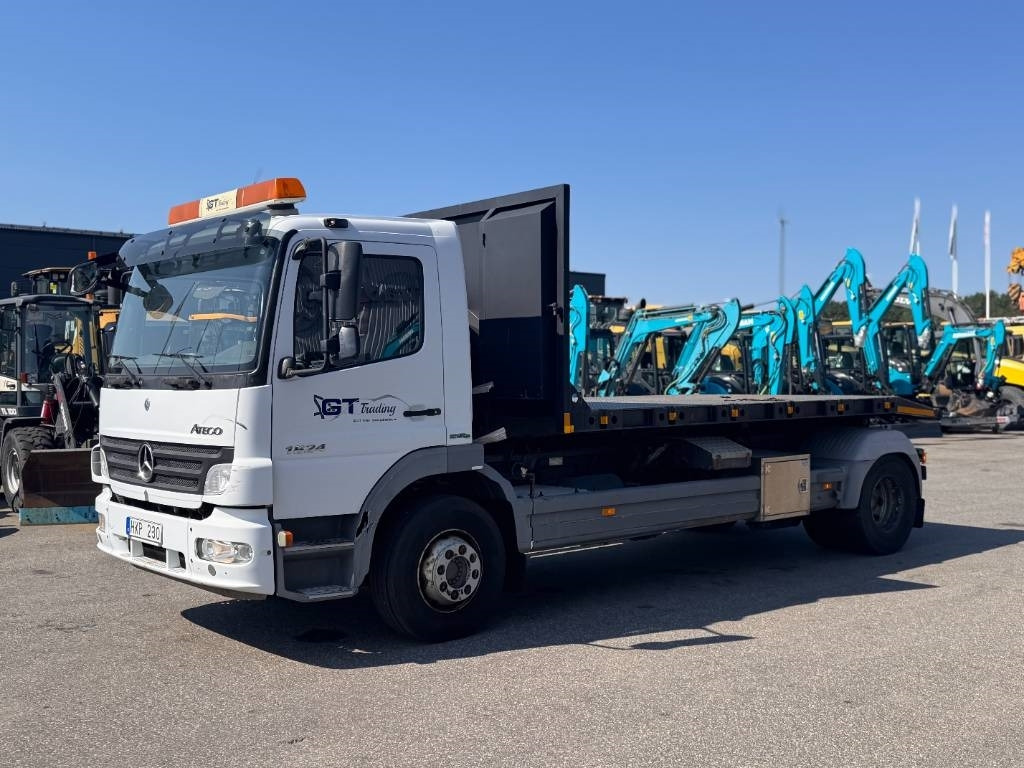 Mercedes-Benz Atego 1524 L 4X2 Växlare Pallift - Грузовик с закрытым кузовом: фото 1 Mercedes-Benz Atego 1524 L 4X2 Växlare Pallift - Грузовик с закрытым кузовом: фото 1