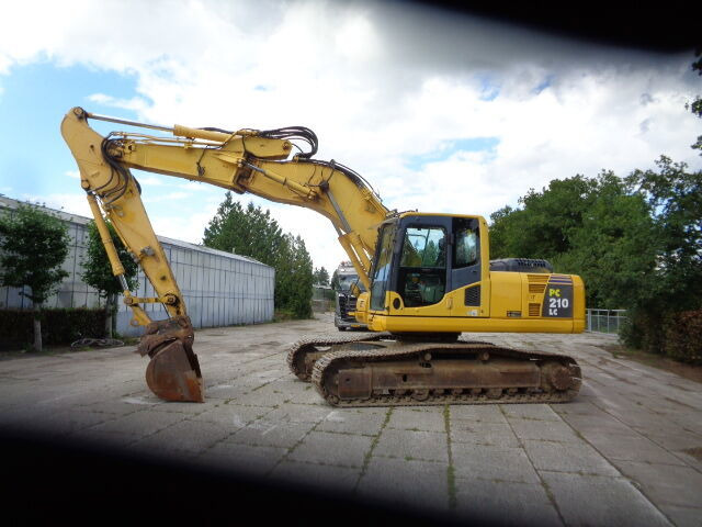 Komatsu PC210 LC-8 - Гусеничный экскаватор: фото 3 Komatsu PC210 LC-8 - Гусеничный экскаватор: фото 3
