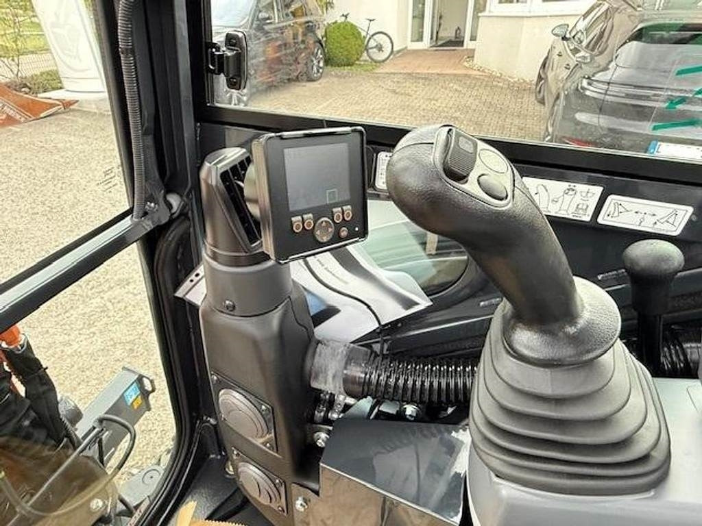 Hitachi ZX26 U-6  - Мини-экскаватор: фото 5 Hitachi ZX26 U-6  - Мини-экскаватор: фото 5