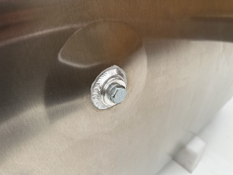 Новый Топливный бак для Грузовиков Mercedes-Benz New aluminum fuel tank 650L: фото 7 Новый Топливный бак для Грузовиков Mercedes-Benz New aluminum fuel tank 650L: фото 7