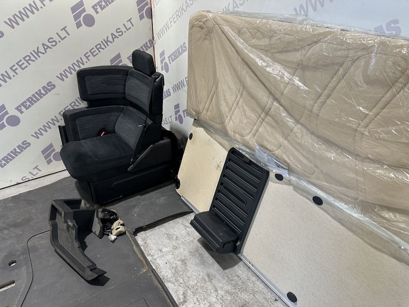 Mercedes-Benz passenger seat with lower bunk and table - Сиденье для Грузовиков: фото 3 Mercedes-Benz passenger seat with lower bunk and table - Сиденье для Грузовиков: фото 3