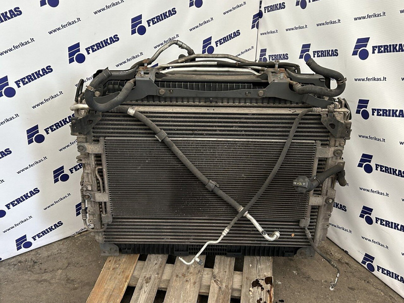 Mercedes-Benz radiators set - Радиатор для Грузовиков: фото 1 Mercedes-Benz radiators set - Радиатор для Грузовиков: фото 1