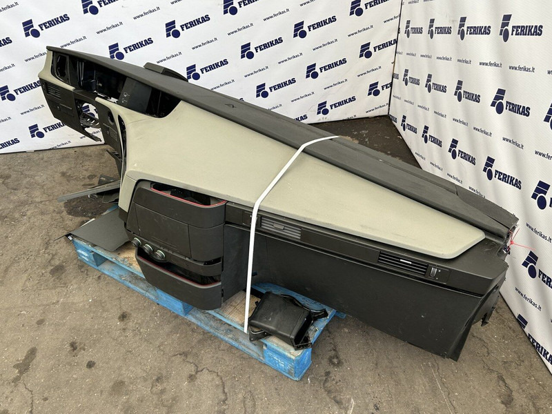 Volvo dashboard - Кабина и интерьер для Грузовиков: фото 3 Volvo dashboard - Кабина и интерьер для Грузовиков: фото 3