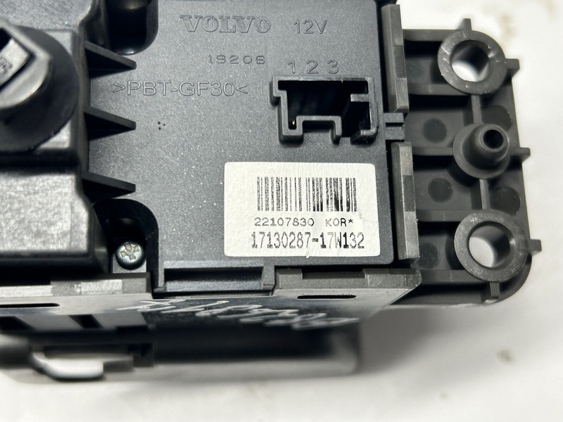 Volvo parking brake switch - Кабина и интерьер для Грузовиков: фото 3 Volvo parking brake switch - Кабина и интерьер для Грузовиков: фото 3