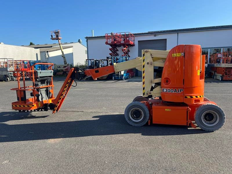 JLG E300 AJP elektro 11m (1791) - Коленчатый подъемник: фото 5 JLG E300 AJP elektro 11m (1791) - Коленчатый подъемник: фото 5
