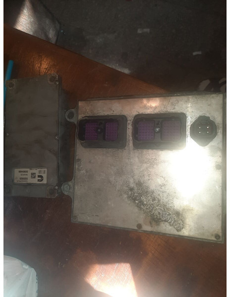 Cummins 239Kvt - Блок управления: фото 3 Cummins 239Kvt - Блок управления: фото 3