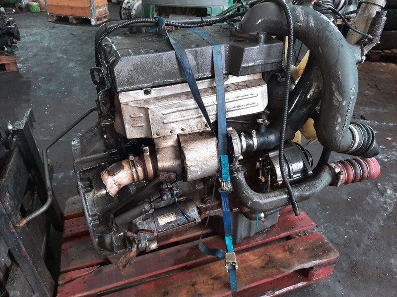 Mercedes-Benz OM 904 LA - Двигатель: фото 1 Mercedes-Benz OM 904 LA - Двигатель: фото 1