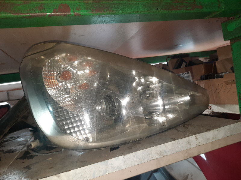 Scania Иризар Volvo. Ман. Мерседес - Передняя фара: фото 4 Scania Иризар Volvo. Ман. Мерседес - Передняя фара: фото 4