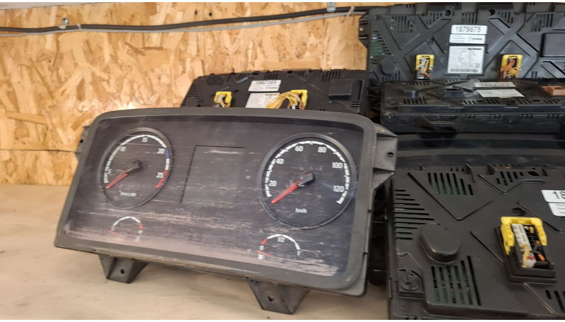 Scania МАН .Ивеко. Вольво. Рено. - Приборная панель: фото 1 Scania МАН .Ивеко. Вольво. Рено. - Приборная панель: фото 1