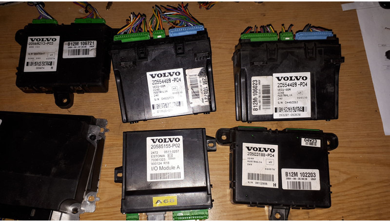 Volvo 20744283-01 .20514900-03. 20585155-P02/20554489-P04/.2050318 - Блок управления: фото 2 Volvo 20744283-01 .20514900-03. 20585155-P02/20554489-P04/.2050318 - Блок управления: фото 2