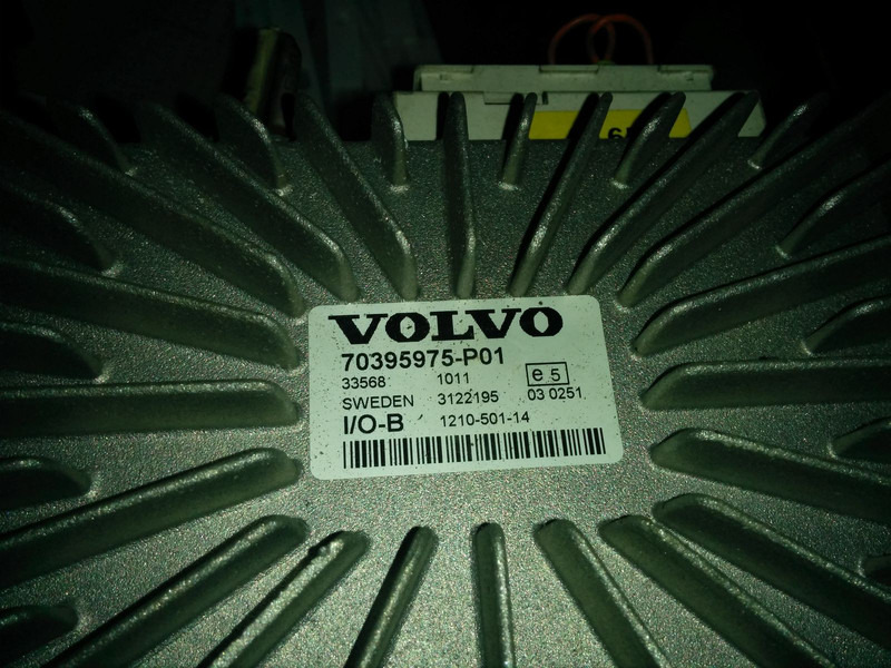 Блок управления Volvo 70329277 / 70395975-P01 / 70361720-P01 / 70322237-P02: фото 6 Блок управления Volvo 70329277 / 70395975-P01 / 70361720-P01 / 70322237-P02: фото 6