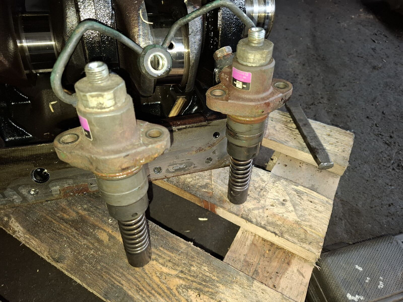 Volvo D7E - Топливный насос: фото 1 Volvo D7E - Топливный насос: фото 1