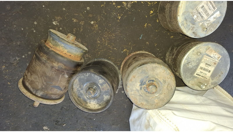 Volvo пневморессора . втулка стабилизатора - Воздушная подвеска: фото 3 Volvo пневморессора . втулка стабилизатора - Воздушная подвеска: фото 3