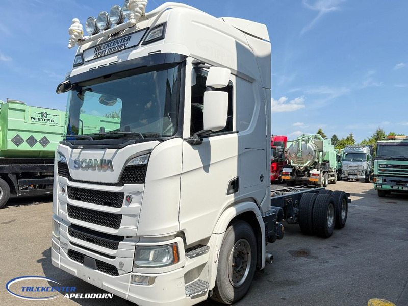 Scania R650 V8 NGS 6x4, Standclima, Retarder, PTO, 9000 Vooras - Грузовик-шасси: фото 3 Scania R650 V8 NGS 6x4, Standclima, Retarder, PTO, 9000 Vooras - Грузовик-шасси: фото 3