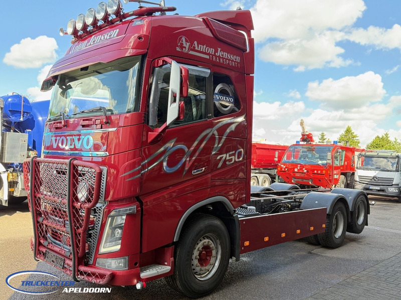 Volvo FH 750 6x4 Tandemlift, Retarder, PTO - Грузовик-шасси: фото 3 Volvo FH 750 6x4 Tandemlift, Retarder, PTO - Грузовик-шасси: фото 3