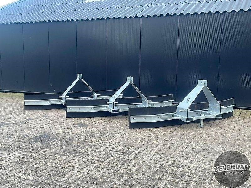 Rubberschuif trekker en lepelbevestiging - Отвал: фото 1 Rubberschuif trekker en lepelbevestiging - Отвал: фото 1