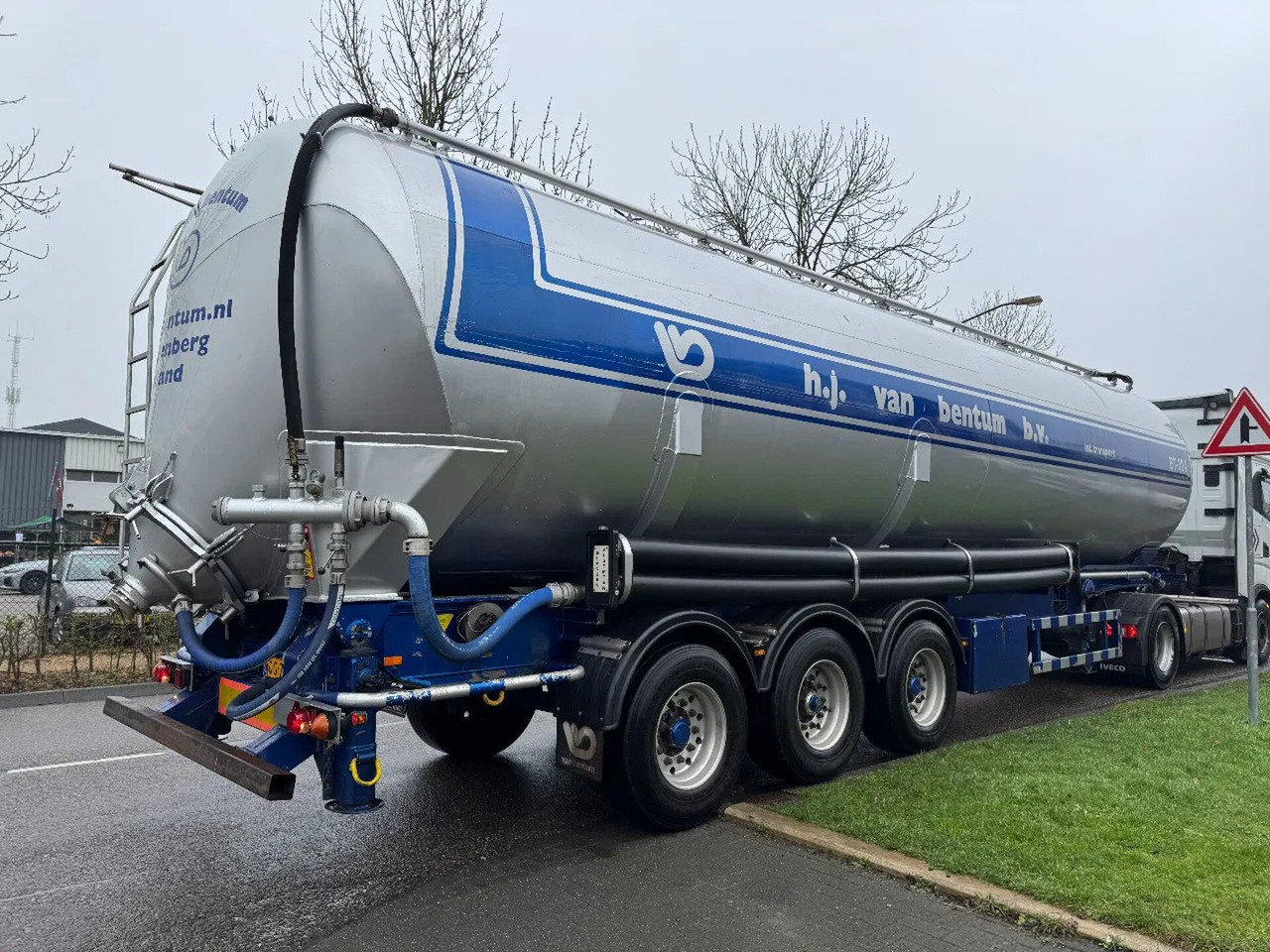 Atcomex 10 UNITS - 3 AXLE KIPPER BULK 1 COMP. 60 - Полуприцеп цистерна для сыпучих грузов: фото 4 Atcomex 10 UNITS - 3 AXLE KIPPER BULK 1 COMP. 60 - Полуприцеп цистерна для сыпучих грузов: фото 4