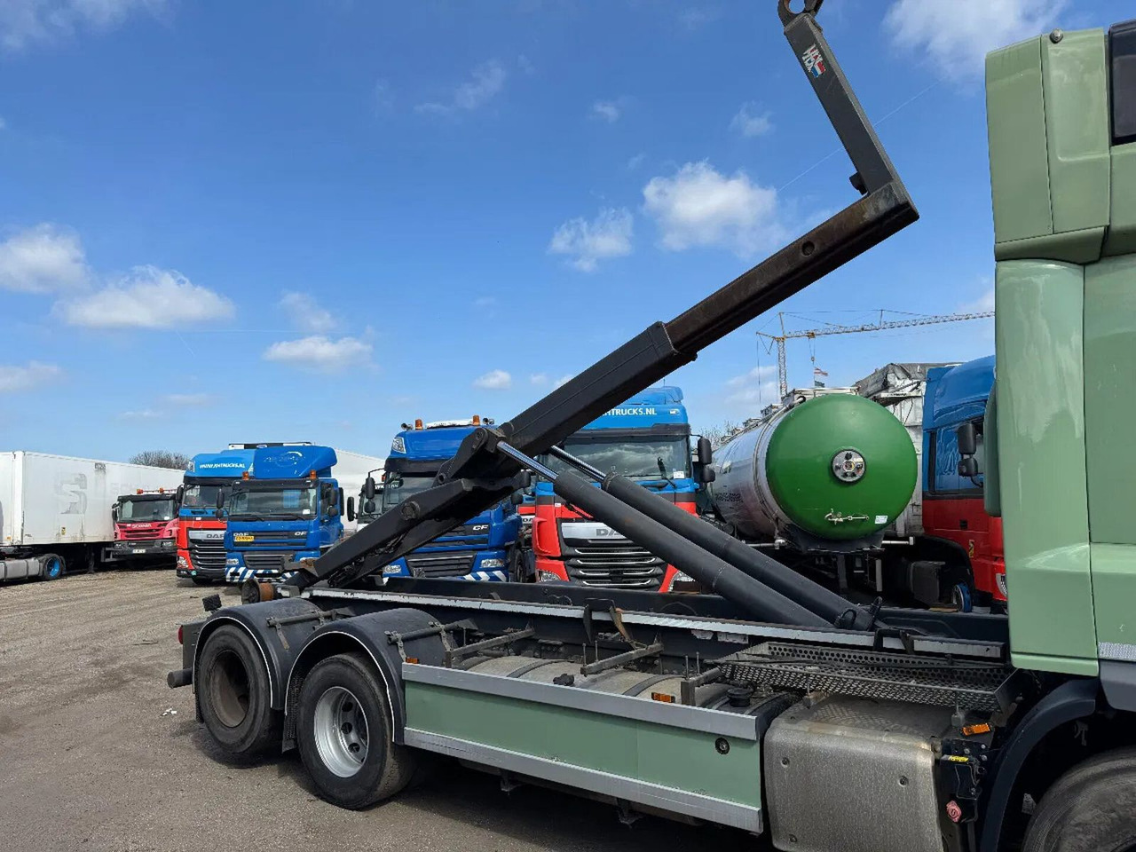 DAF CF 450 6X2 EURO 6 VDL 21T HOOK LIFTING AXLE - Крюковой мультилифт: фото 3 DAF CF 450 6X2 EURO 6 VDL 21T HOOK LIFTING AXLE - Крюковой мультилифт: фото 3
