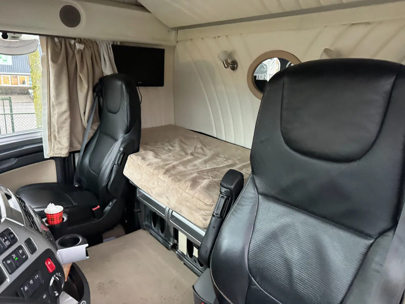 Грузовик с закрытым кузовом DAF XF 510 6X2 + KELBERG HANGER EURO 6 ZEPRO + REMOTE RETARDER: фото 10
