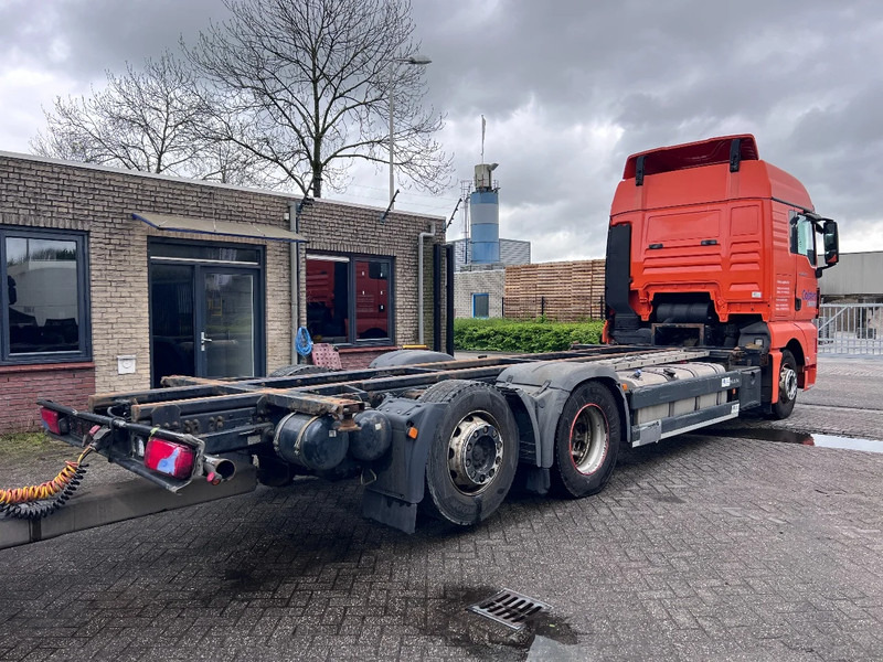 MAN TGX 26.440 XLX 6X2 EURO 5 - BDF CHASSIS + RETARDER - Грузовик-контейнеровоз/ Сменный кузов: фото 4 MAN TGX 26.440 XLX 6X2 EURO 5 - BDF CHASSIS + RETARDER - Грузовик-контейнеровоз/ Сменный кузов: фото 4