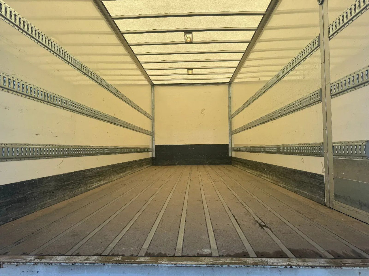 Грузовик с закрытым кузовом Mercedes-Benz Atego 1224 4X2 EURO 6 CARGOLOCK BOX TÜV 09-2025: фото 7