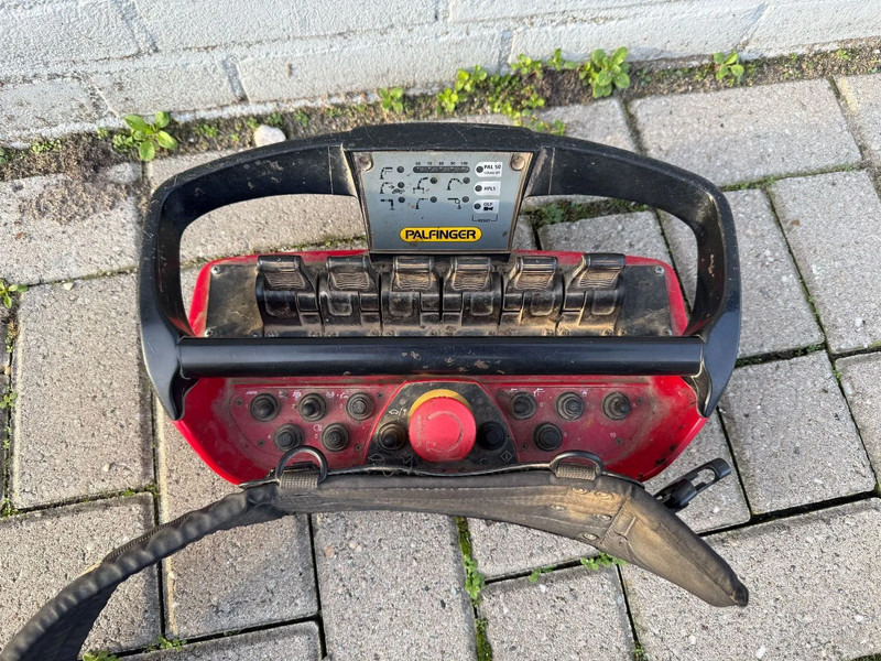 Scania G370 4X4 EURO 6 + 3-SIDE TIPPER + PALFINGER PK9002 + REMOTE - Самосвал, Автоманипулятор: фото 5 Scania G370 4X4 EURO 6 + 3-SIDE TIPPER + PALFINGER PK9002 + REMOTE - Самосвал, Автоманипулятор: фото 5