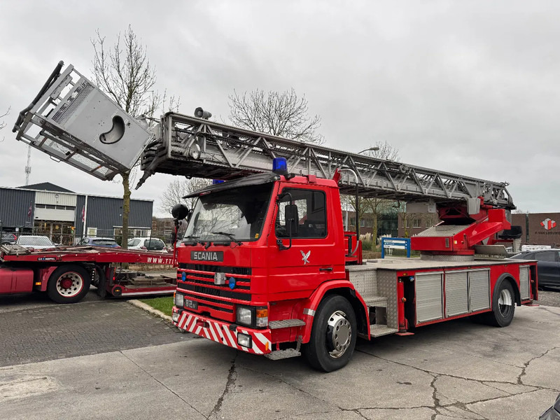 Scania P82 4X2 - FIRE TRUCK - 30M LIFT - Пожарная машина: фото 1 Scania P82 4X2 - FIRE TRUCK - 30M LIFT - Пожарная машина: фото 1
