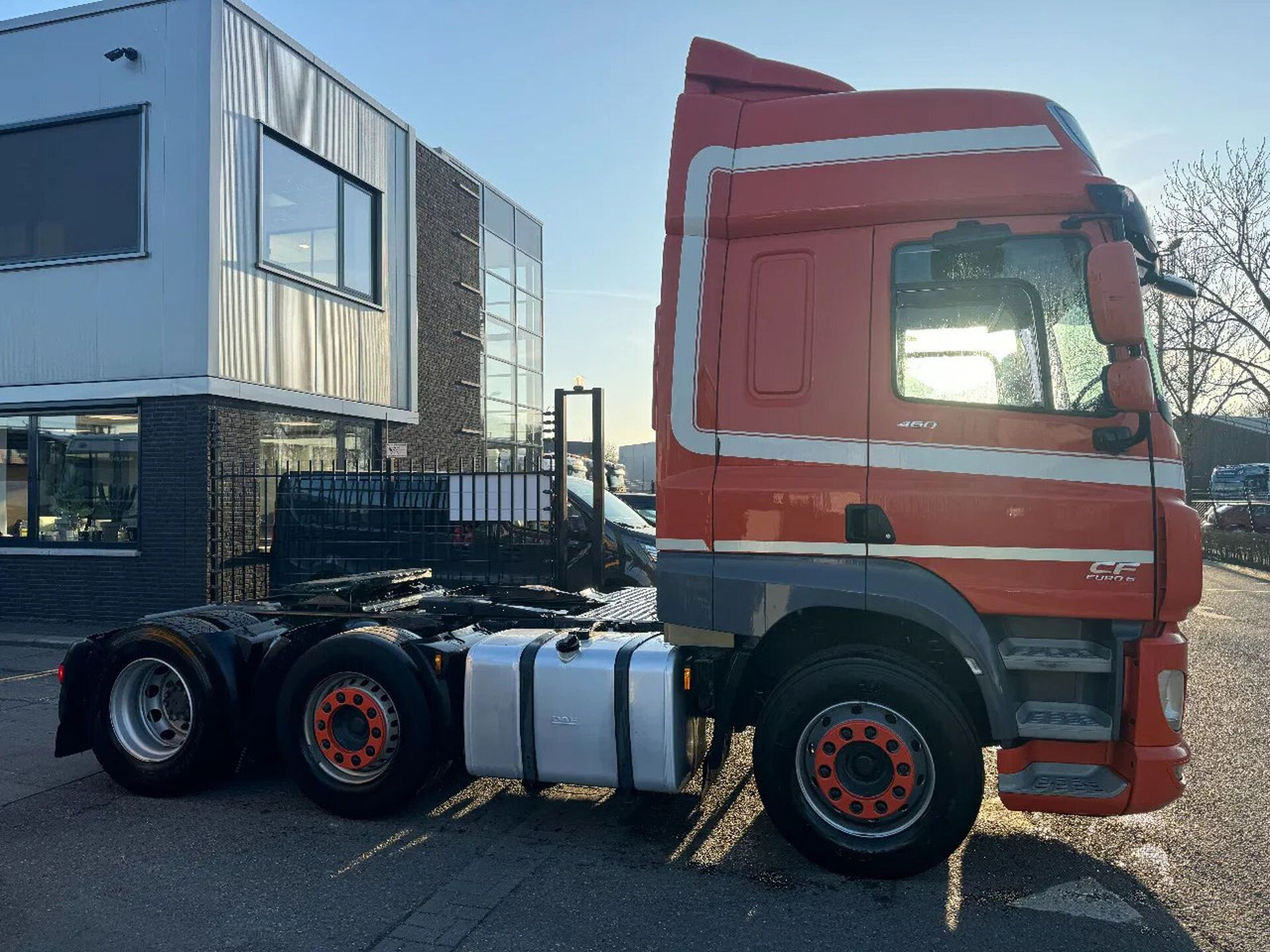 DAF CF 460 6X2 - EURO 6 + LIFT/STEERING AXLE DAF CF 460 6X2 - EURO 6 + LIFT/STEERING AXLE - Тягач: фото 4 DAF CF 460 6X2 - EURO 6 + LIFT/STEERING AXLE DAF CF 460 6X2 - EURO 6 + LIFT/STEERING AXLE - Тягач: фото 4