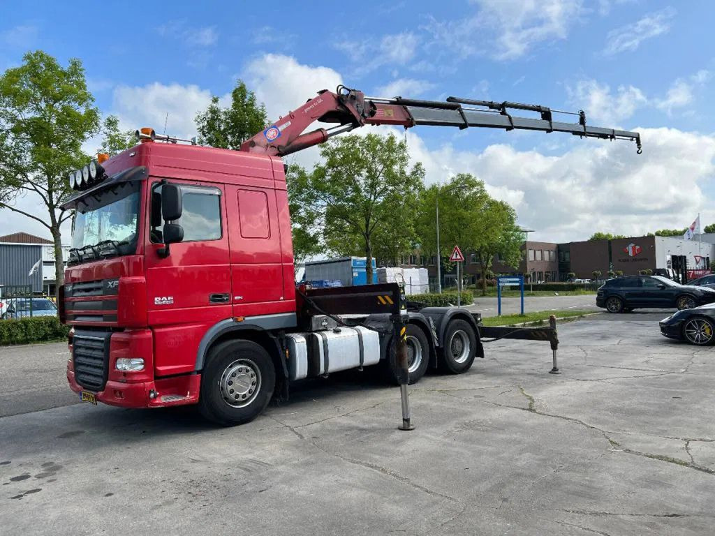 DAF XF 105.460 6X4 EURO 5 + HMF 4220 K6 + REMOTE CON - Тягач: фото 1 DAF XF 105.460 6X4 EURO 5 + HMF 4220 K6 + REMOTE CON - Тягач: фото 1
