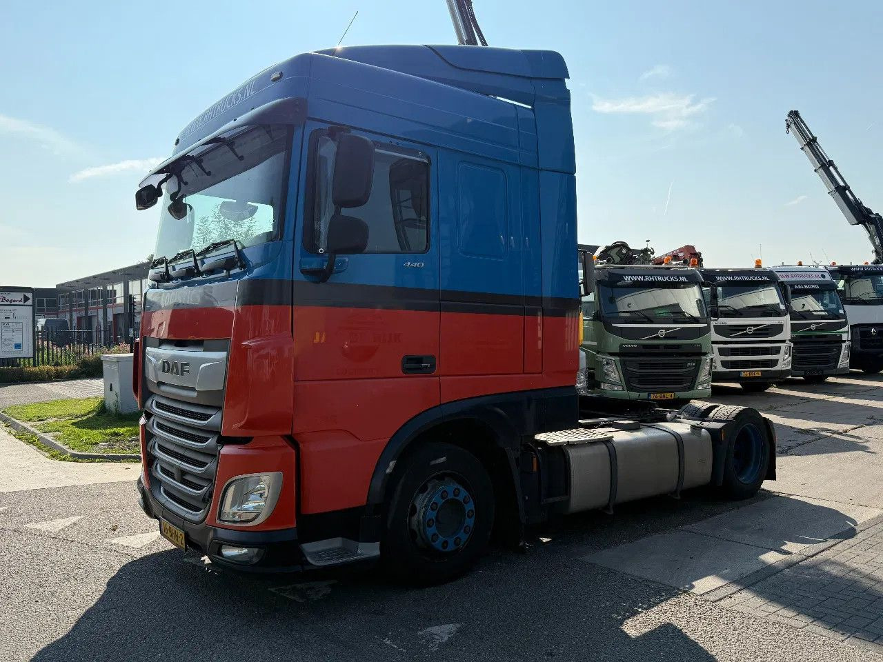DAF XF 440 4X2 ENGINE RUNNING BUT TICKING! - Тягач: фото 2 DAF XF 440 4X2 ENGINE RUNNING BUT TICKING! - Тягач: фото 2