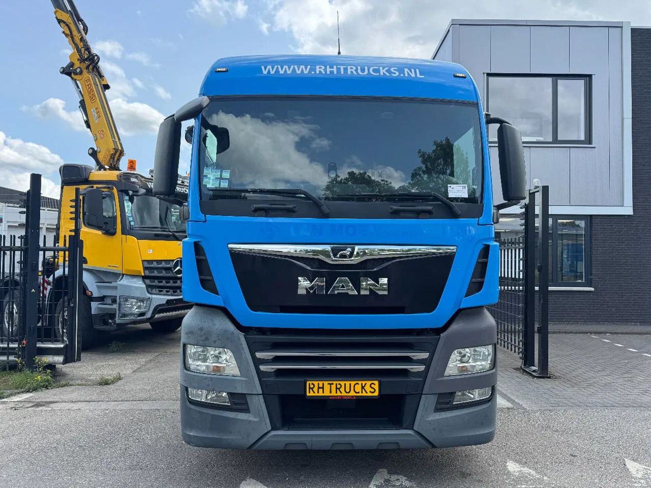 MAN TGX 18.460 4X2 EURO 6 ONLY 439042 KM TÜV TILL 02 - Тягач: фото 2 MAN TGX 18.460 4X2 EURO 6 ONLY 439042 KM TÜV TILL 02 - Тягач: фото 2