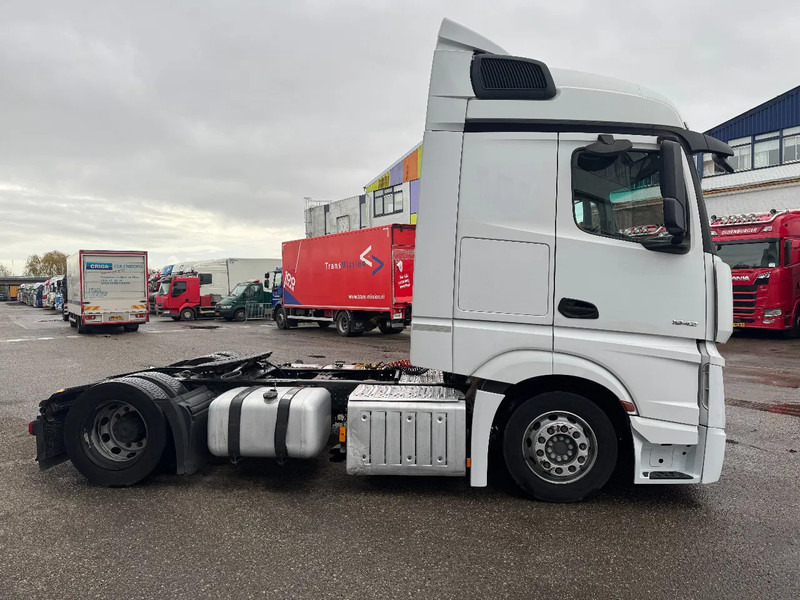 Mercedes-Benz Actros 1842 4X2 EURO 6 MEGA DOUBLE TANK - Тягач: фото 4 Mercedes-Benz Actros 1842 4X2 EURO 6 MEGA DOUBLE TANK - Тягач: фото 4