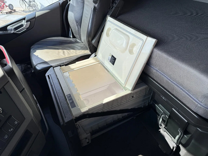 Volvo FH 540, 8X4, 666274 KM, INTARDER TUV 24-02-2026 в лизинг Volvo FH 540, 8X4, 666274 KM, INTARDER TUV 24-02-2026: фото 15 Volvo FH 540, 8X4, 666274 KM, INTARDER TUV 24-02-2026 в лизинг Volvo FH 540, 8X4, 666274 KM, INTARDER TUV 24-02-2026: фото 15