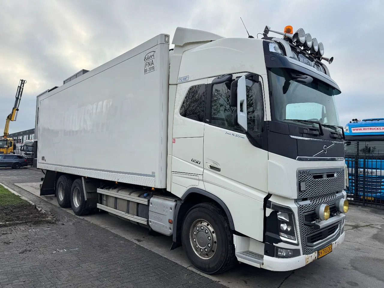Volvo FH 16.650 6X4 - EURO 6 + CARRIER SUPRA 750 - Рефрижератор: фото 3 Volvo FH 16.650 6X4 - EURO 6 + CARRIER SUPRA 750 - Рефрижератор: фото 3